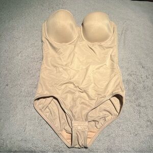 Maidenform Shapewear Bodysuit Beige Nude Size 38C Underwire Body Shaper
